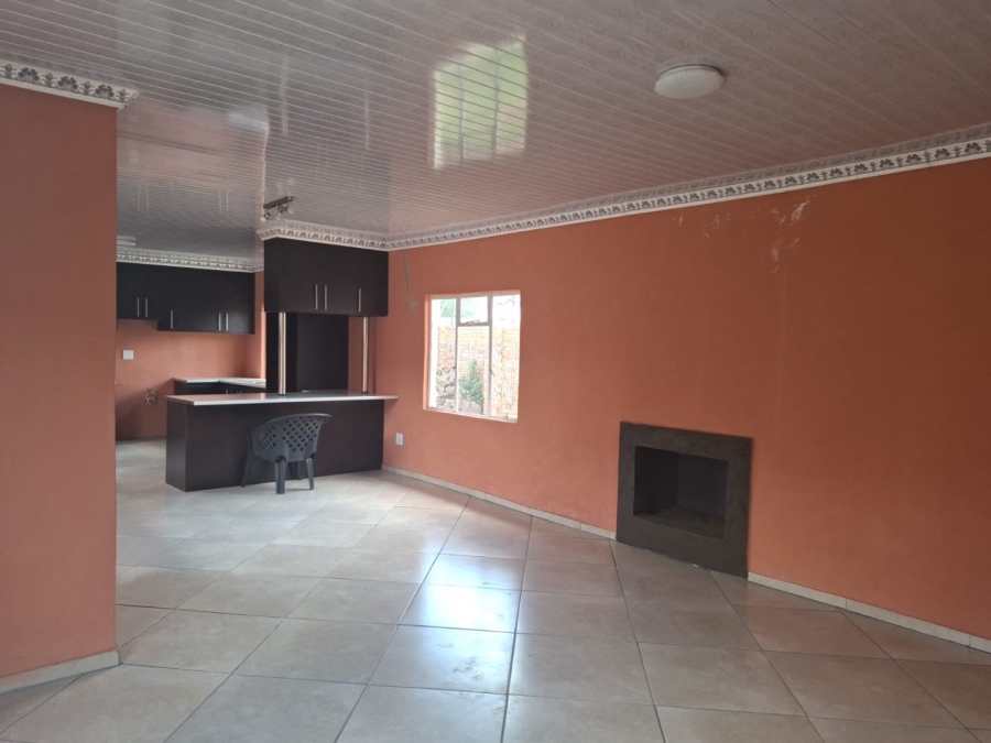 5 Bedroom Property for Sale in Fichardt Park Free State